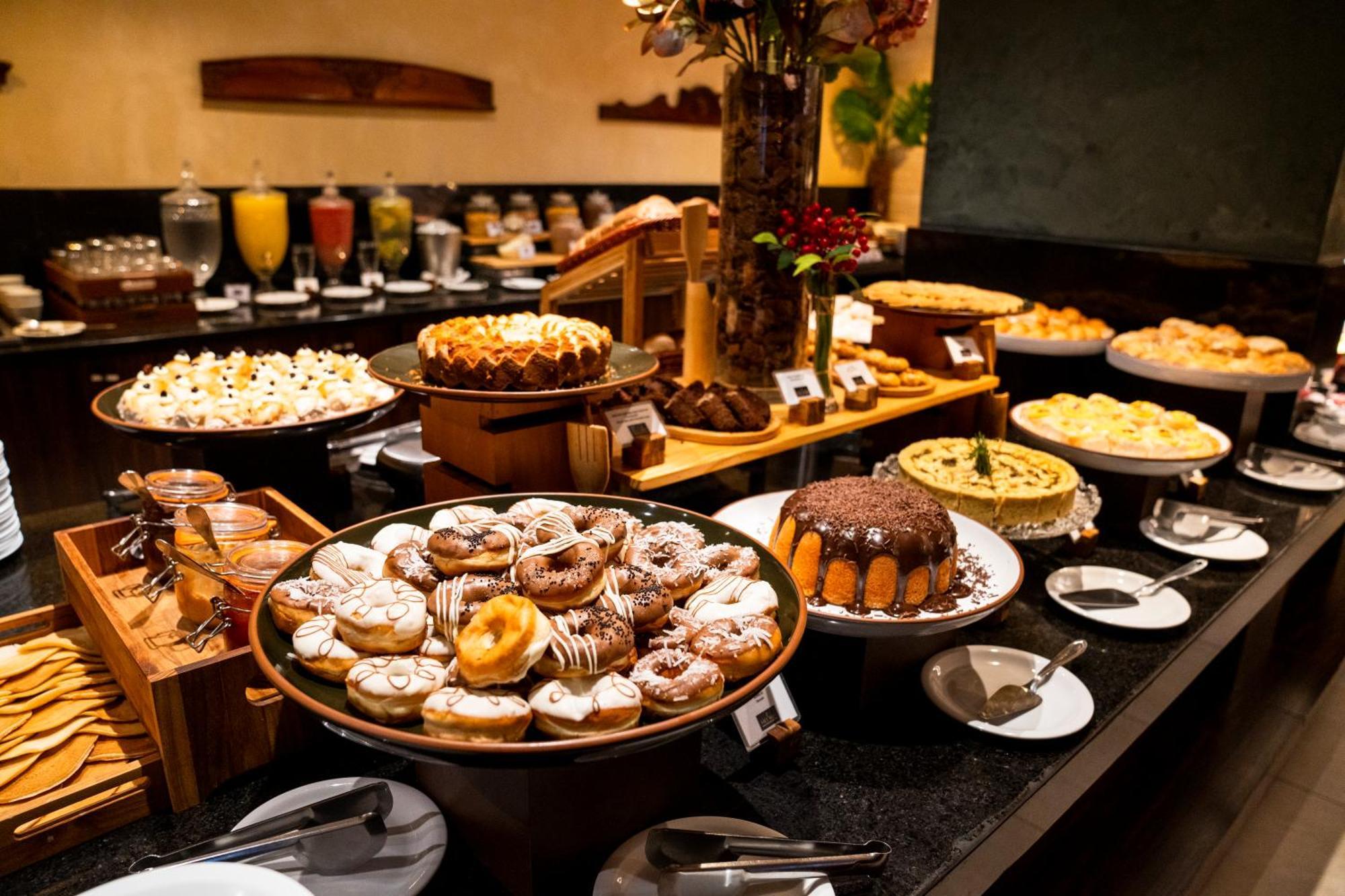 Hotel Luzeiros Recife Exterior foto A dessert buffet