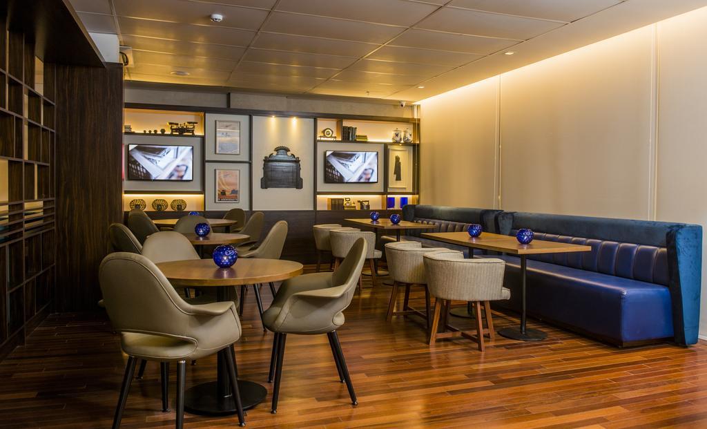 Hotel Luzeiros Recife Exterior foto The lounge at Tan Son Nhat International Airport