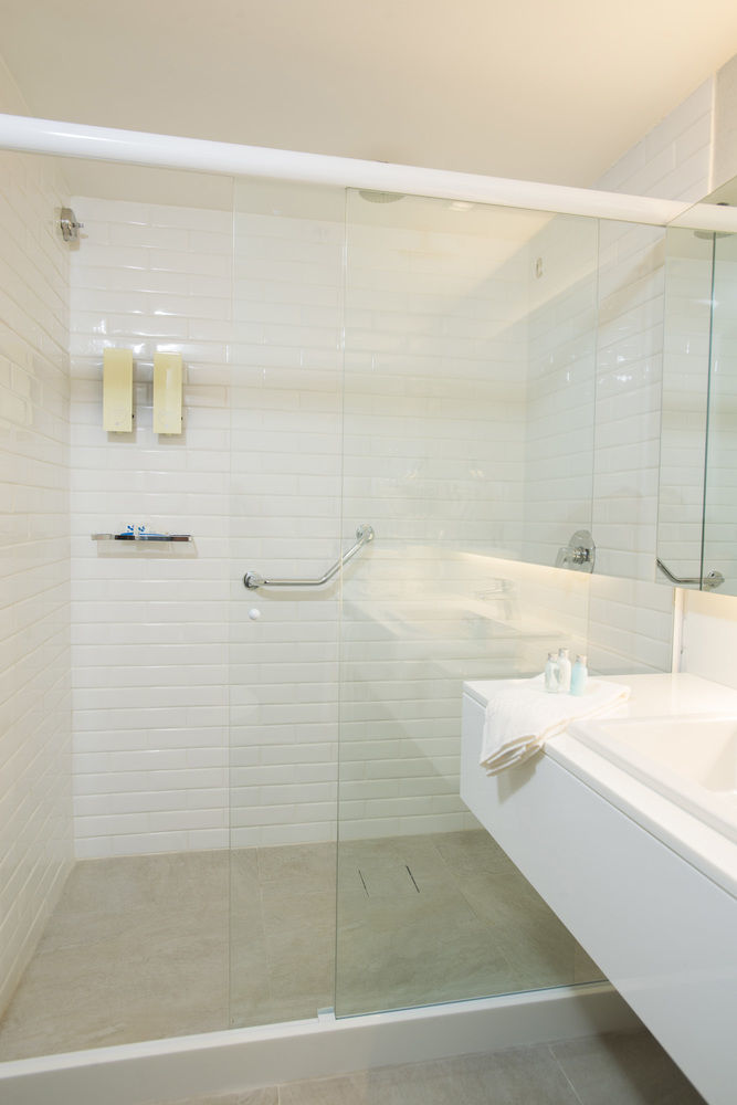 Hotel Luzeiros Recife Exterior foto A shower with a grab rail