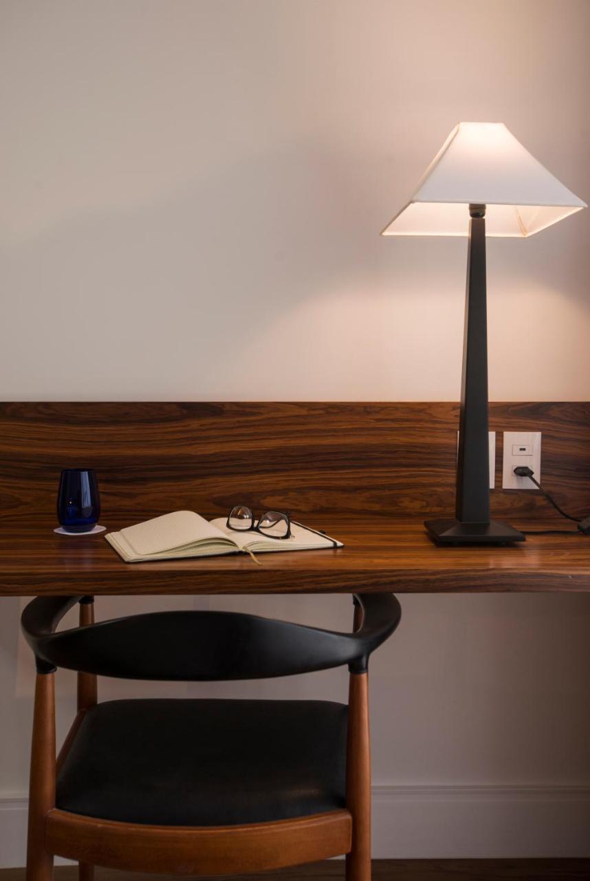 Hotel Luzeiros Recife Exterior foto A lamp on a desk